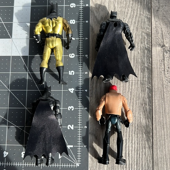 DC Comics Batman and Red Hood figures - Picture 3 of 4